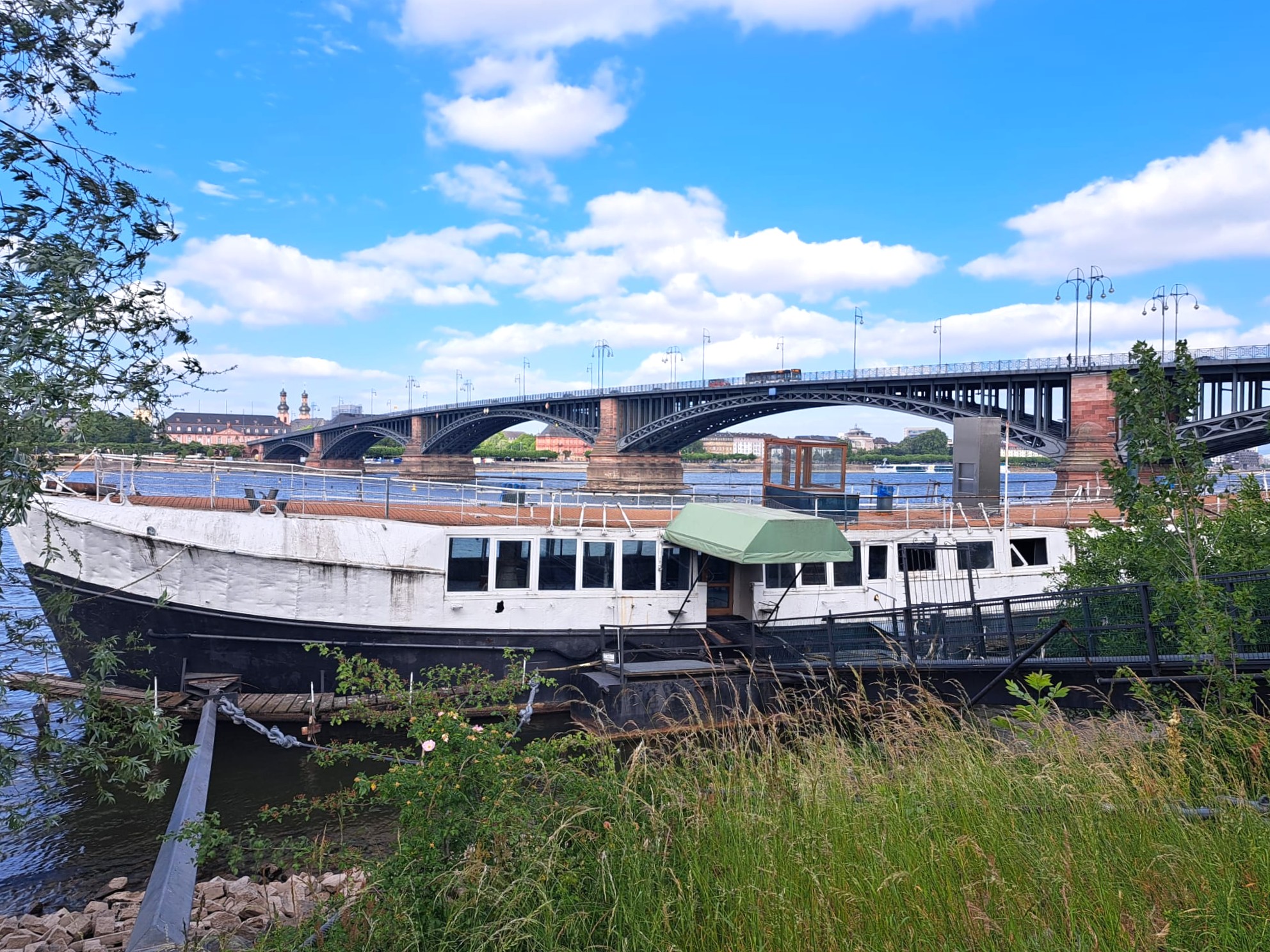 Neue Details: So geht es mit dem Schiff in Mainz-Kastel weiter
