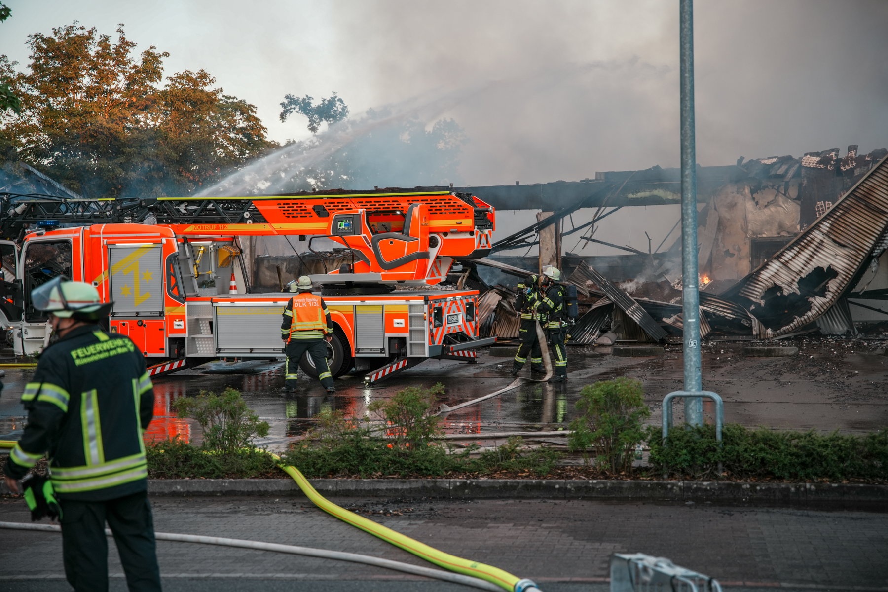 Verheerendes Feuer zerstört Supermarkt
